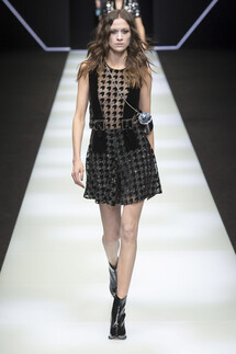 Emporio Armani Fall 2018 Ready-to-Wear , Emporio Armani осень зима 2018 , Fashion show , неделя моды в Милане , MFW , Mainstyles